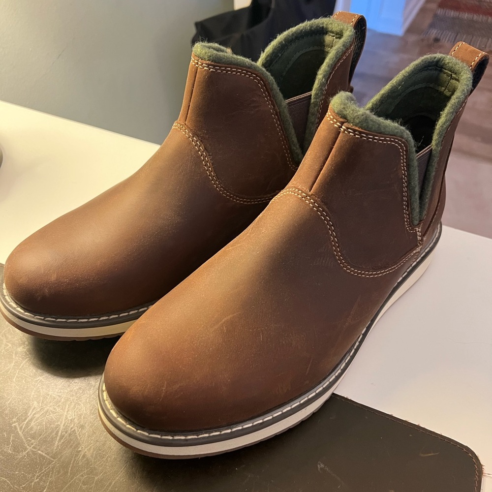 L.L. Bean shoes (10w)- new/never worn